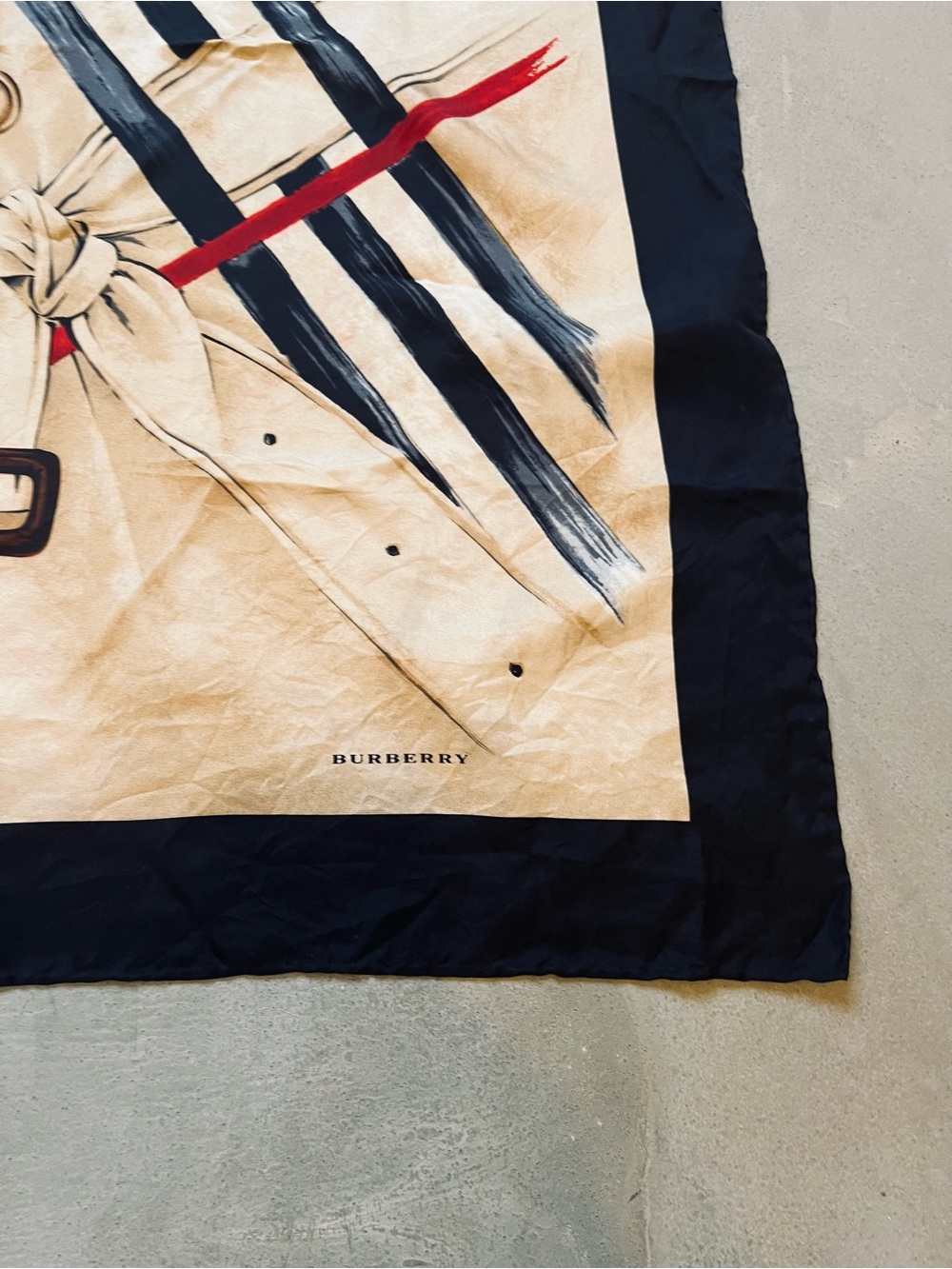 Burberry London Vintage Trench Nova Check Plaid 100% Silk Large Scarf - Picture 3 of 7